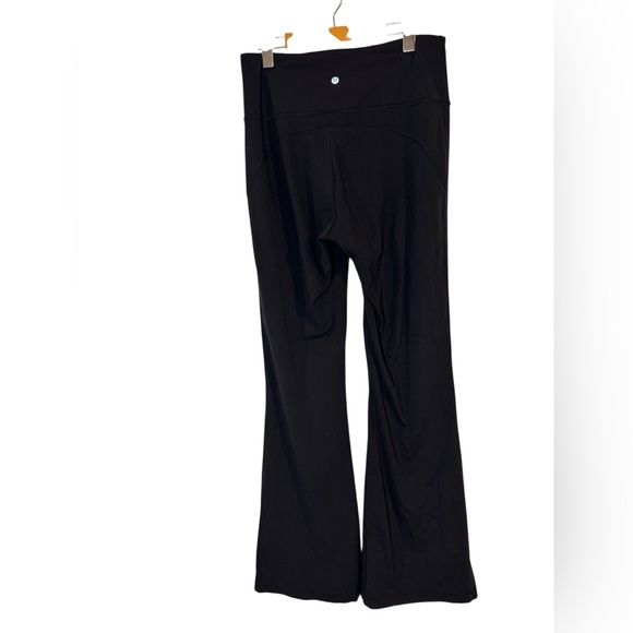 Lululemon Groove Super High Rise Flared Pant - Size 12 - Picture 4 of 9